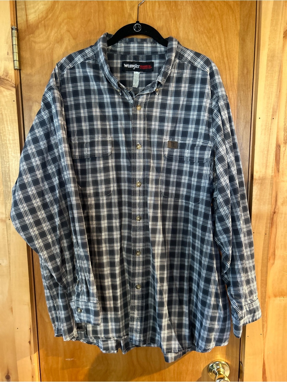 Wrangler Grey/Black and White Plaid Long-Sleeve Button-Down Shirt